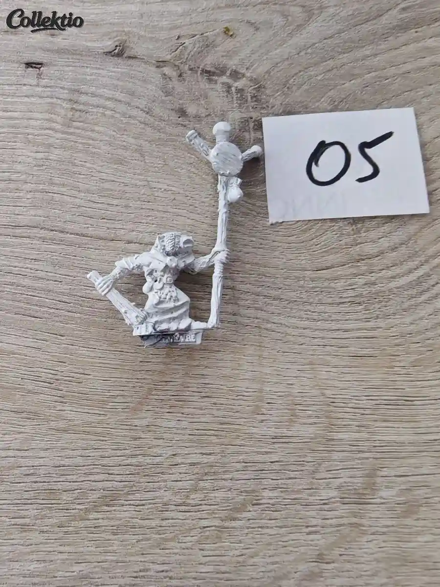Warhammer Skaven C47 Porte étandard 1987 Metal