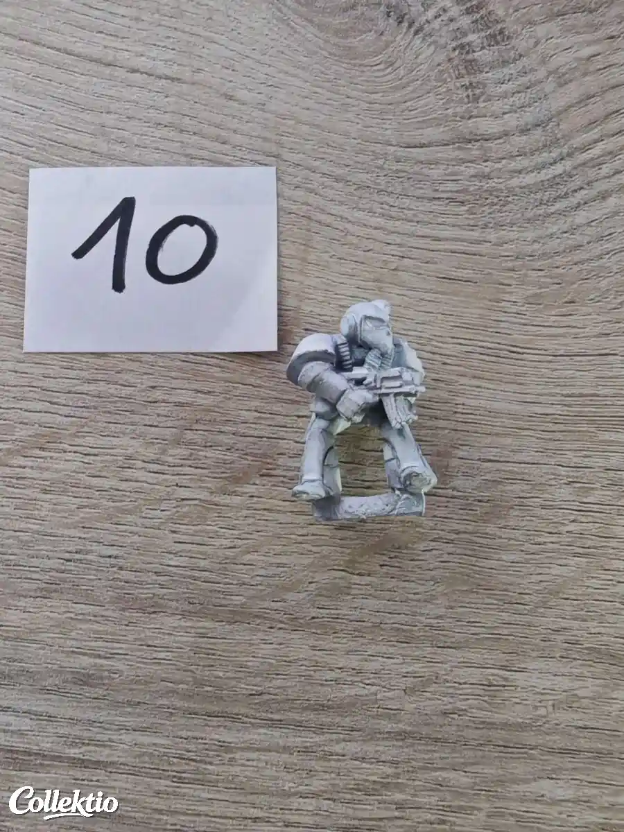 Warhammer 40k RT01 Space Marine Brother Froth 1987 Metal