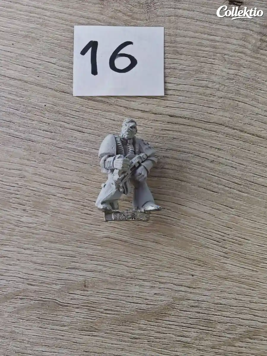 Warhammer 40k RTO1 Space Marine Brother Harris 1987 Metal