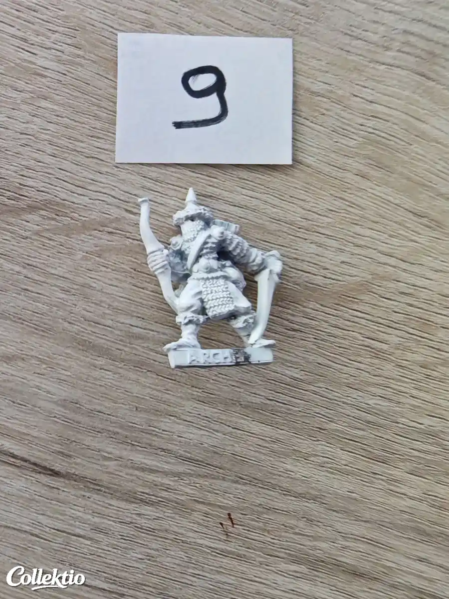 Warhammer C01 Fighter El-Adoran Sureshot 1986 Metal
