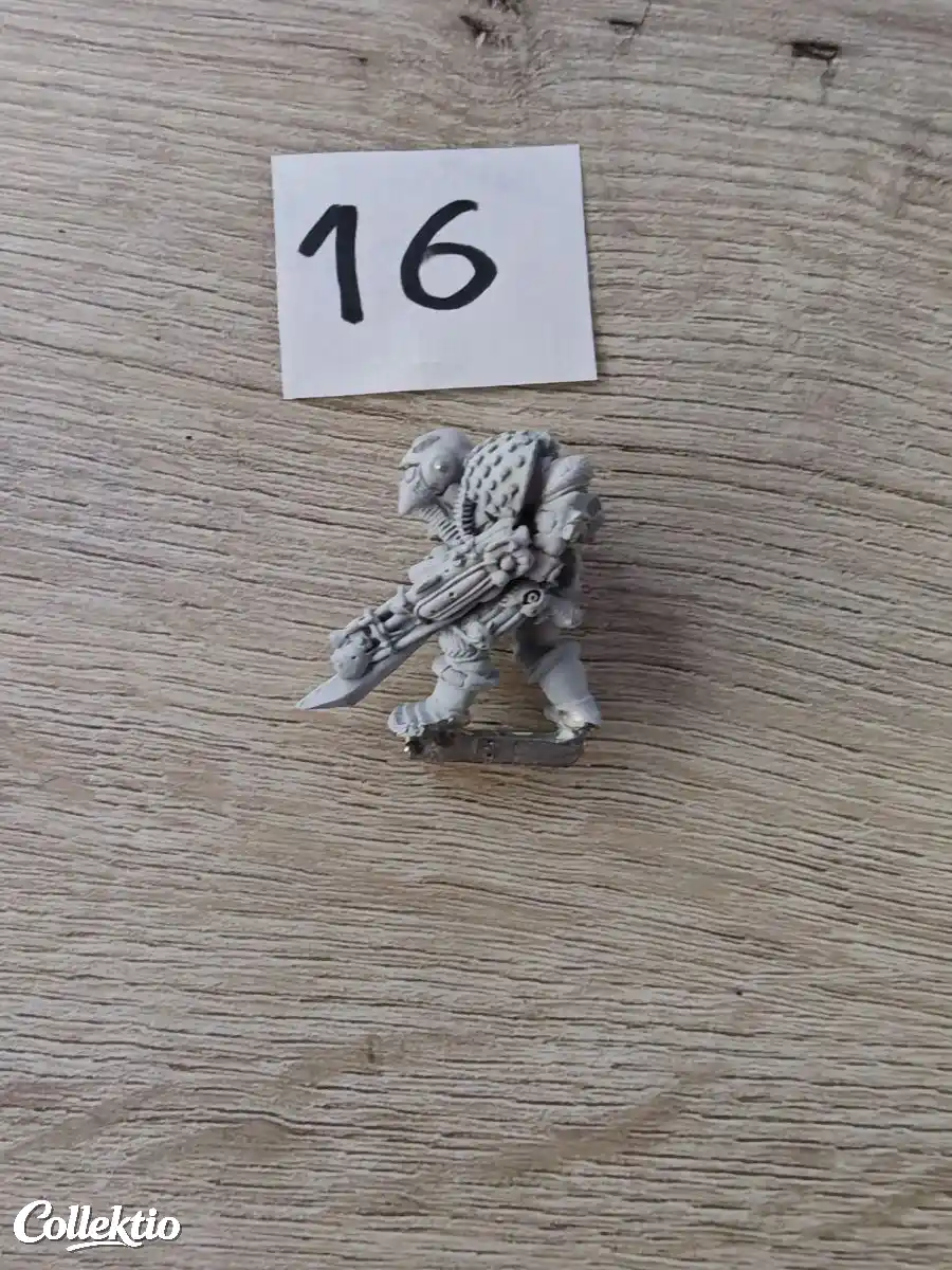 Warhammer 40k RT LE2 Imperial Space Marine 1985 Metal